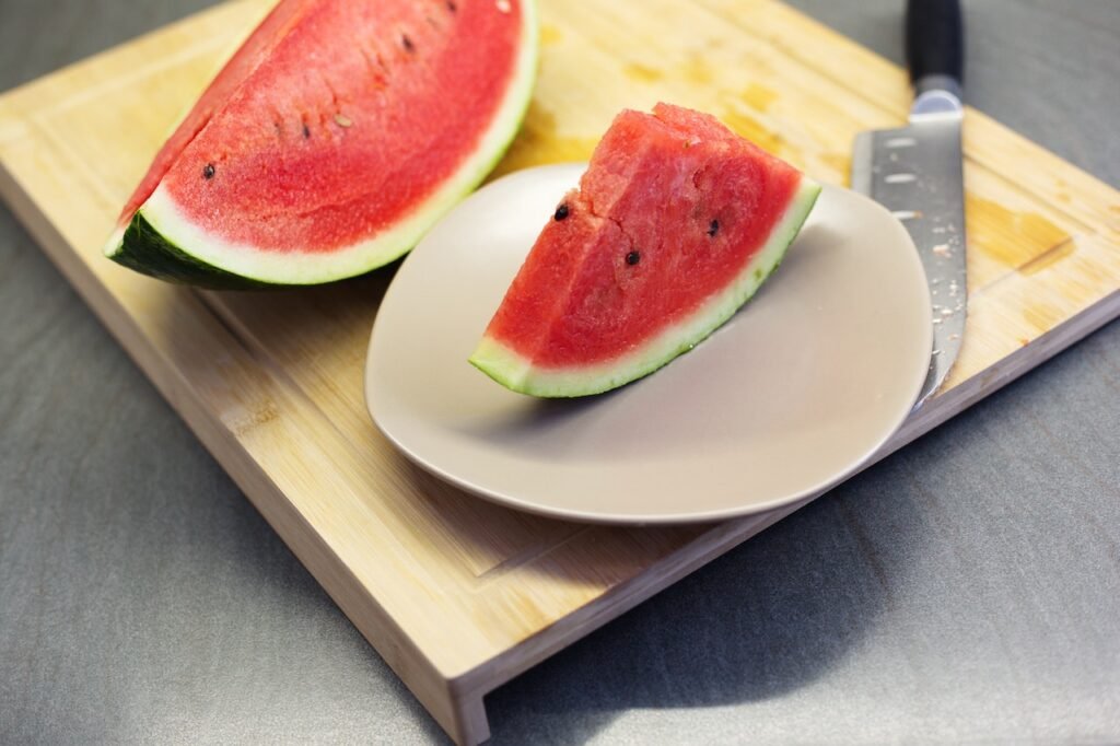 Slice it like a pro_Step-by-step guide on how to cut a watermelon perfectly